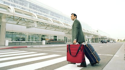 Son perfectas para evitar que los trajes se arruguen en los viajes de negocios. GETTY IMAGES.