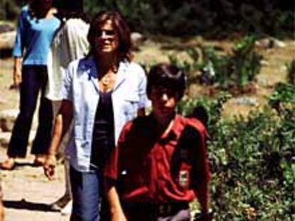 Ana Botella, junto a su hijo Alonso.