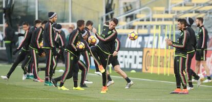 Los jugadores de la selección mexicana durante un entrenamiento.