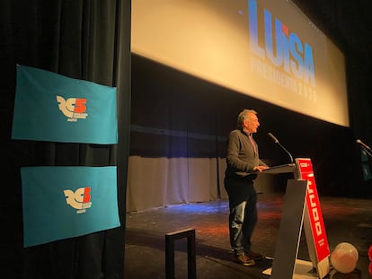 Enrique Santiago, secretario general del Partido Comunista de España, interviene en el cierre de campaña de Luisa González el pasado sábado, en Madrid.