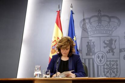 La vicepresidenta Soraya Sáenz de Santamaría presentó la ley el 23 de marzo.