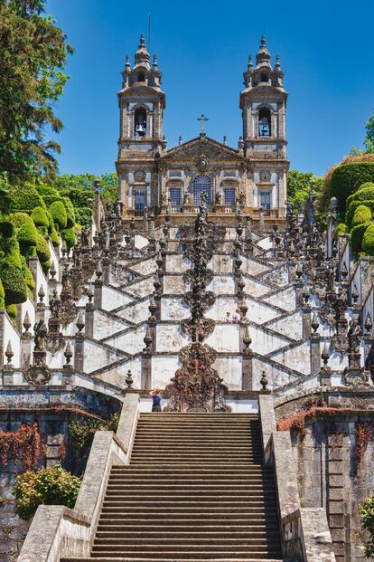 Escalinata del santuario del Buen Jesús del Monte, en Braga (Portugal).