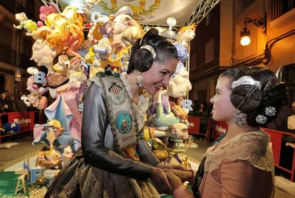 Las falleras mayores de lConvento Jerusal&eacute;n-Matem&aacute;tico Marzal celebran el premio.