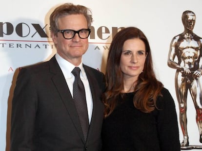 El actor Colin Firth y su esposa Livia durante los premios Apoximeno en Florencia en noviembre de 2017. 