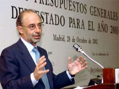 Cristóbal Montoro durante su intervención ayer en las jornadas de APD.
