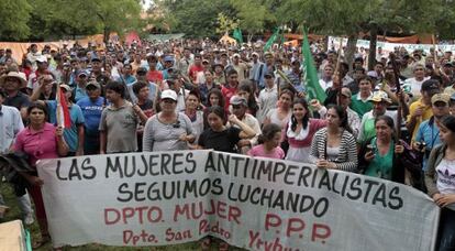 Protesta de hoy en Asunción (Paraguay) de mujeres campesinas.