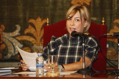 Sonia Castedo, alcaldesa de Alicante, durante su intervenci&oacute;n ante el pleno municipal.