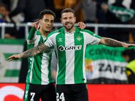 Ruibal y Antony celebran el primer gol del Betis ante el Panathinaikos.