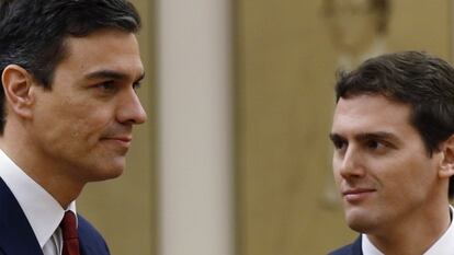 El secretario general del PSOE, Pedro S&aacute;nchez, y el presidente de Ciudadanos, Albert Rivera.