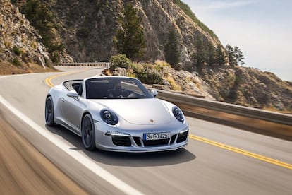 Las cuatro nuevas variantes de 911 llegarán a los Centros Porsche españoles a principios de noviembre de 2014 a un precio final de:  - 911 Carrera GTS: 135.339 €  - 911 Carrera GTS Cabriolet: 149.865 €  - 911 Carrera 4 GTS: 143.484 €  - 911 Carrera 4 GTS Cabriolet: 158.010 €