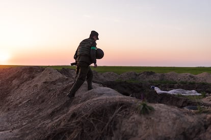 Un militar ucranio en el frente de Kamianske, en la provincia de Zaporiyia.