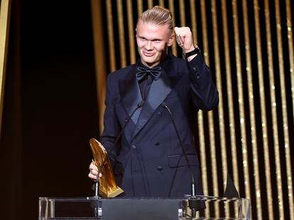 Erling Haaland gana el premio Gerd Mueller al mejor goleador del año.