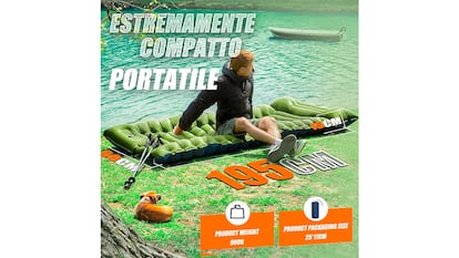 Colchoneta para camping sobre fondo blanco.