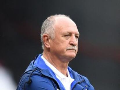 Scolari, durante o jogo entre Brasil e Camarões.