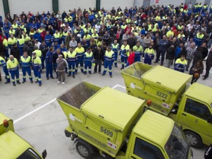 Asamblea de trabajadores de Limasa celebrada el martes y en la que se aprob&oacute; el fin de la huelga.