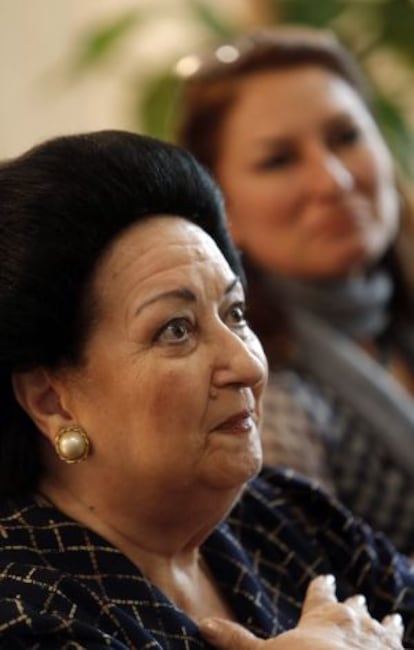 La soprano Montserrat Caballé y en segundo plano la también soprano Montserrat Martí.