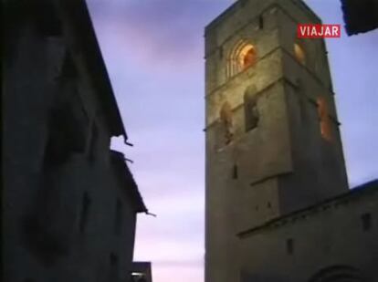 Entre el llano y los gigantes del Pirineo, esta región oscense ofrece joyas de la arquitectura medieval como Aínsa, o la espectacularidad de los Mallos de Riglos