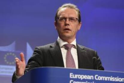 El comisario europeo de Fiscalidad y Lucha contra el Fraude, Algirdas Semeta, afirmó hoy que Grecia ha hecho progresos en materia fiscal, pero recalcó que el "camino todavía es largo" hasta que el país cuente con un sistema tributario eficaz. EFE/Archivo