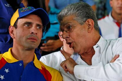 Henrique Capriles y Henry Ramos Allup, en un mit&iacute;n el 26 de septiembre.