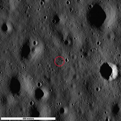 La zona señalada muestra el módulo del Apollo 11 y la sombra que proyecta.