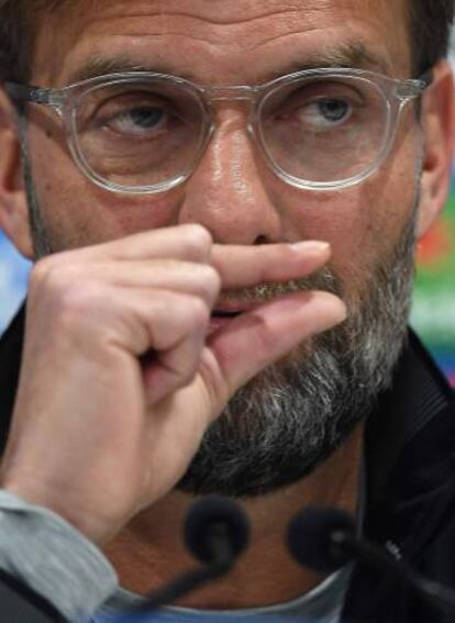 Jürgen Klopp gesticula en la víspera del partido contra el Manchester City.
