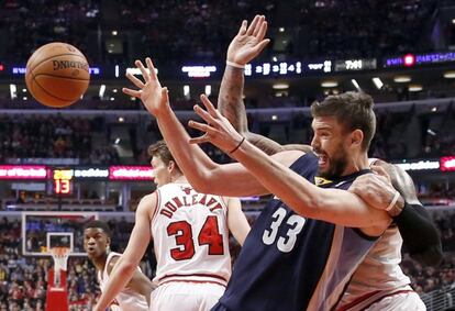 Marc Gasol, marcado por Boozer.