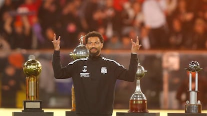 La semana en Chile de Vozinha, la estrella con ‘aura’ mundial que revoluciona a Colo Colo