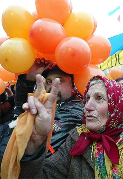 Partidarios de Yúshenko se manifiestan en el centro de Kiev.