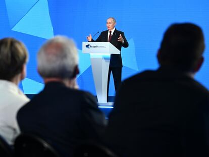 El presidente ruso, Vladímir Putin, durante una conferencia sobre energía nuclear en Sochi (Rusia), este jueves.