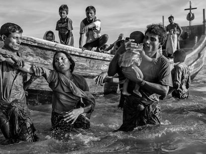 Refugiados rohingyas chegam a Bangladesh em 1&ordm; de outubro.