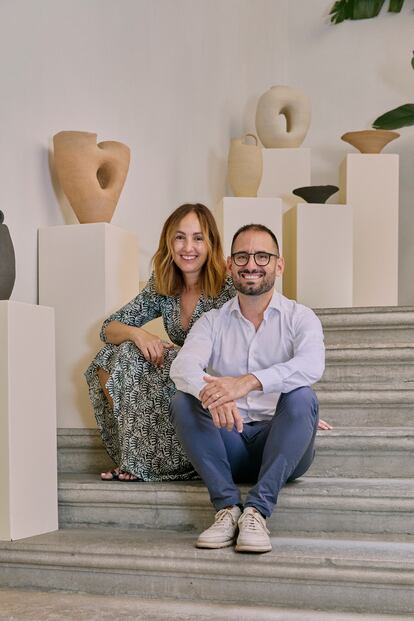 La propietaria, Marta Grans, y el arquitecto Daniel Isern. 