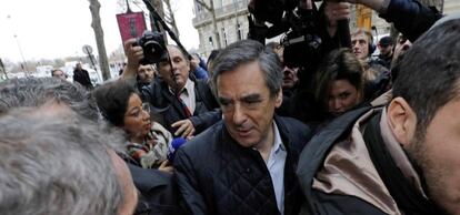 Fran&ccedil;ois Fillon, favorito en las primarias del centroderecha franc&eacute;s, ayer tras ganar la primera vuelta.