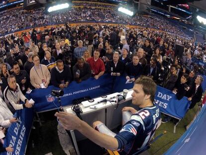 Tom Brady, quarterback de los New England Patriots, en una rueda de prensa.