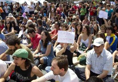 Los 'indignados' han acordado boicotear los actos de constitución de los ayuntamientos.