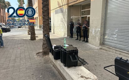 Imagen distribuida por la Policía Nacional sobre el operativo de detención.