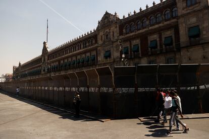 Celebrado por las Naciones Unidas desde 1975, el Da Internacional de la Mujer tiene sus orgenes en el siglo XX con las primeras manifestaciones de mujeres por mejores condiciones de trabajo, la igualdad entre los sexos y el derecho al voto.