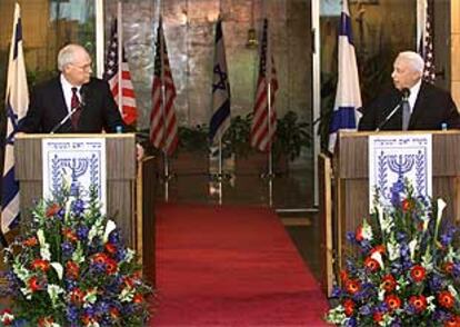 El vicepresidente Cheney y Ariel Sharon.