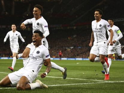 Kimpembe comemora o primeiro gol do PSG contra o Manchester United.