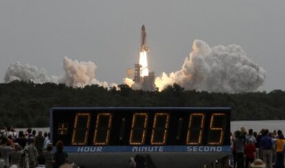 A las 11:30 hora local (17:30 hora española) el trasbordador Atlantis inició su último vuelo hacia el espacio, en el viaje que también representa el fin del programa espacial de la NASA.