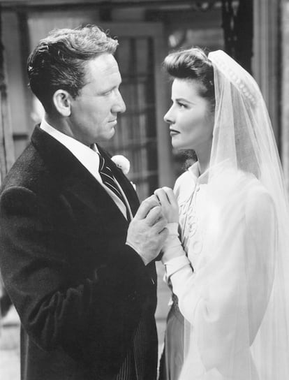 Katharine Hepburn y Spencer Tracy en 'La mujer del año', lo más cerca que estuvieron del altar, tras décadas de relación.