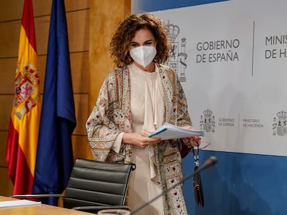 La ministra de Hacienda, María Jesús Montero, en la rueda de prensa de este viernes.