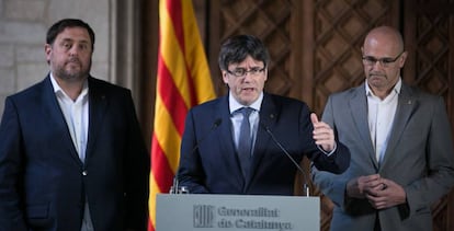 De izquierda a derecha, Junqueras, Puigdemont y Romeva, el 13 de marzo.