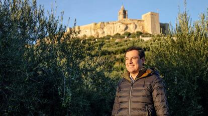 El candidato del PP a la presidencia de la Junta de Andalucia Juan Manuel Moreno, este martes en la región de Alcalá la Real.