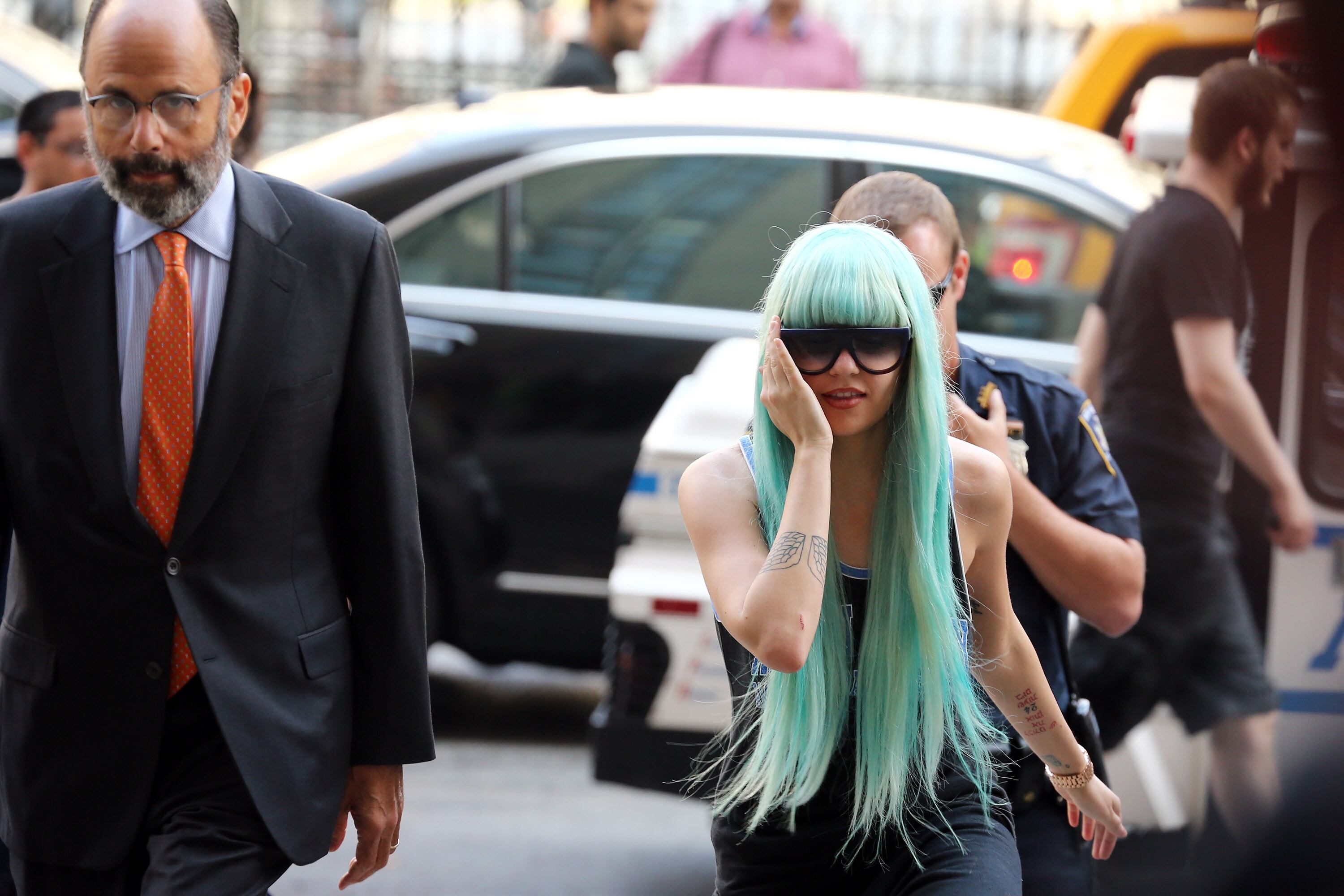 Una irreconocible Amanda Bynes asistía a una comparecencia en el Tribunal Penal de Manhattan el 9 de julio de 2013 en Nueva York. Bynes se enfrentaba a cargos de conducción temeraria, manipulación de pruebas y posesión de marihuana.