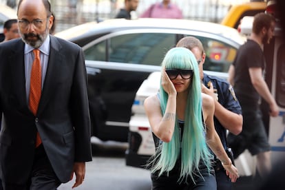 An unrecognizable Amanda Bynes outside Manhattan Criminal Court on July 9, 2013.