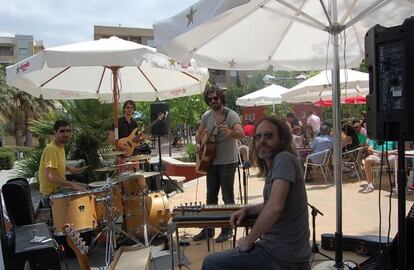 M&uacute;sicos de Guardia en Los Domingos al Sol en Jauja Park, en Ontinyent.