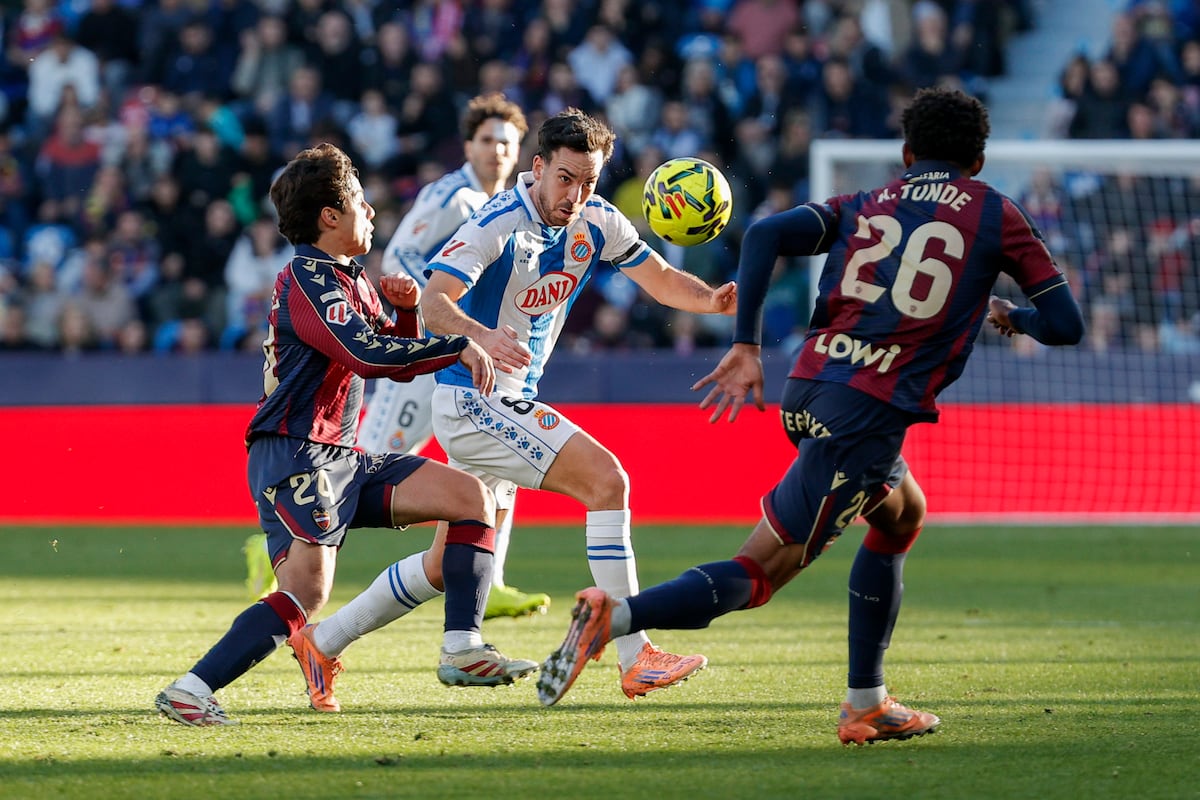 Empate de fe, juego y goles entre el Levante y el Espanyol | Fútbol ...
