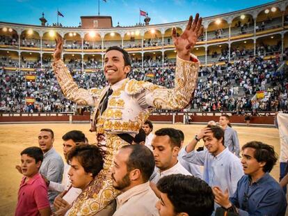 David de Miranda, a hombros en Las Ventas el 24 de mayo de 2019.