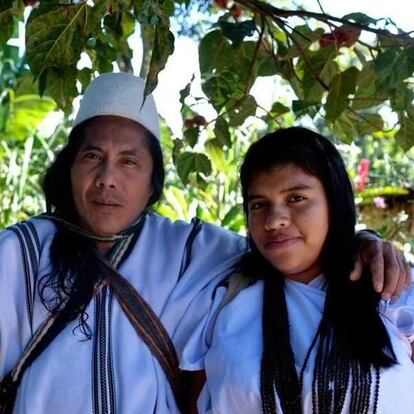 Por su trabajao en favor de la conservación del medio ambiente, Danilo Villafañe era conocido en Colombia como el "canciller de los ecosistemas". En la imagen, Villafañe junto a su esposa, Gunna Chaparro.