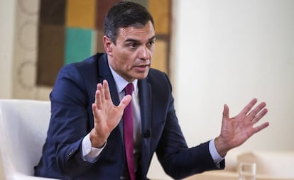 Pedro Sánchez during the interview in his office.